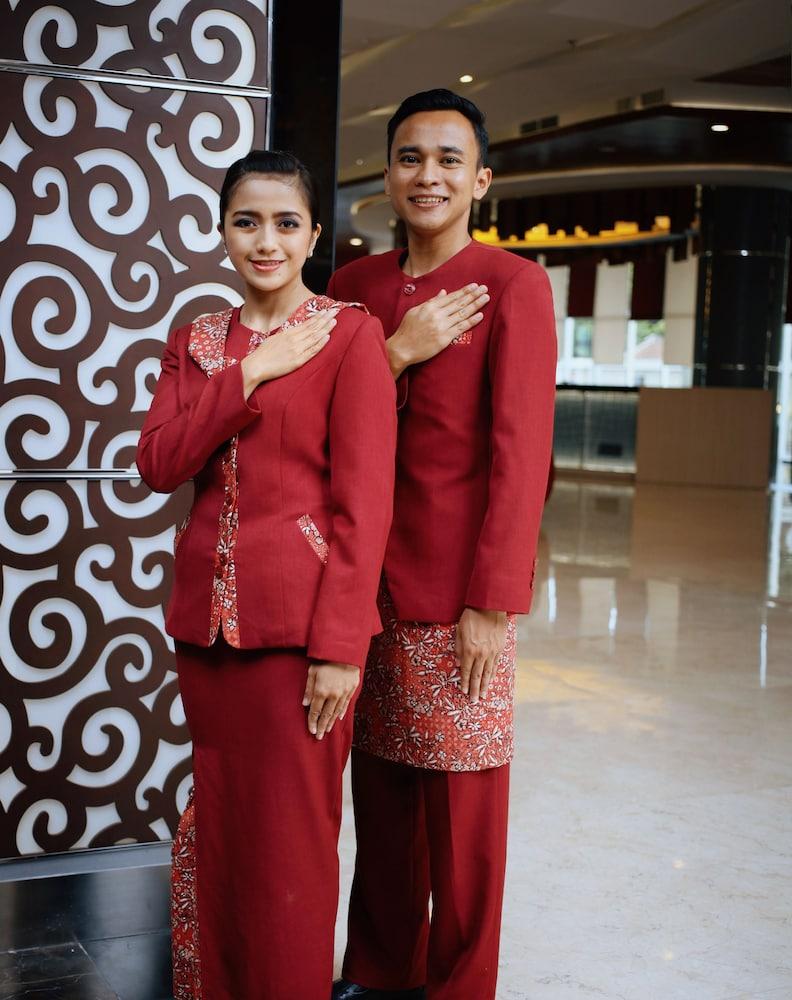 Atria Hotel Malang Exterior photo