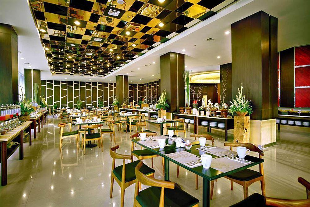 Atria Hotel Malang Exterior photo