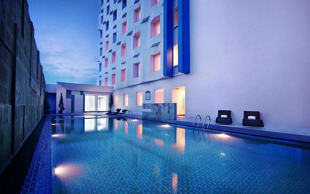 Atria Hotel Malang Exterior photo