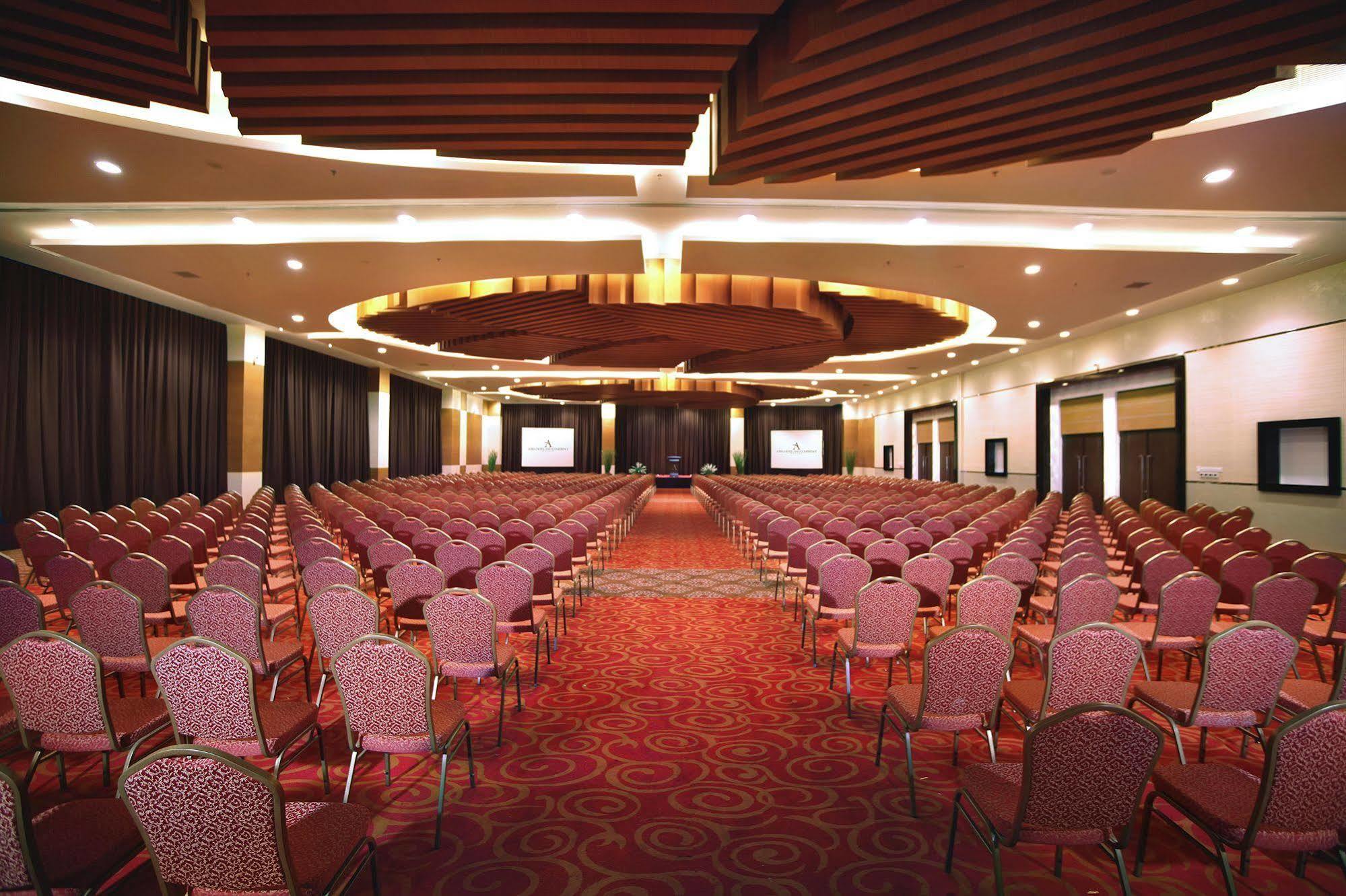 Atria Hotel Malang Exterior photo