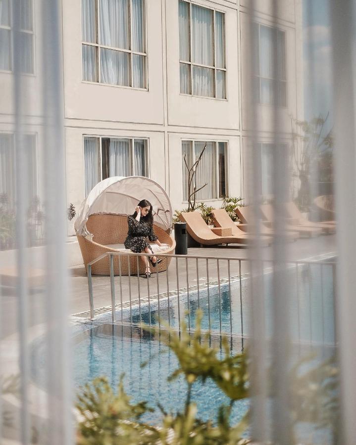 Atria Hotel Malang Exterior photo